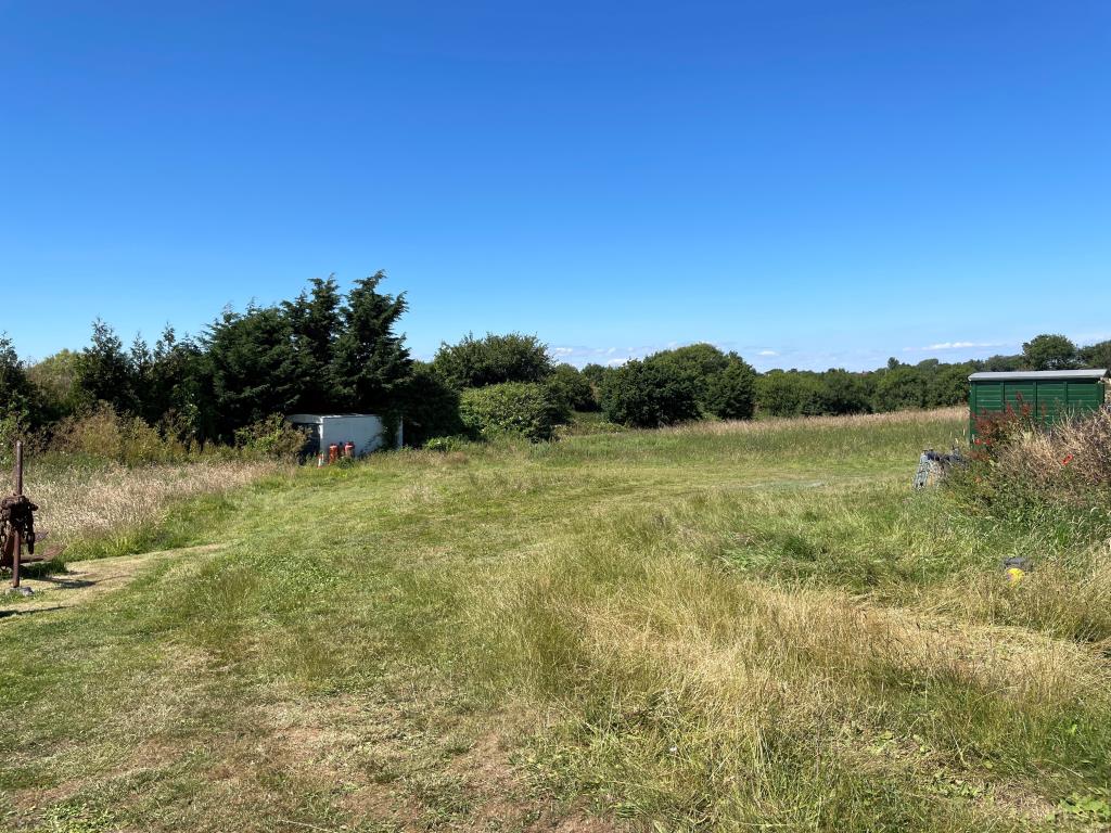 Lot: 62 - LAND WITH PLANNING FOR DETACHED THREE-BEDROOM ECO HOUSE -